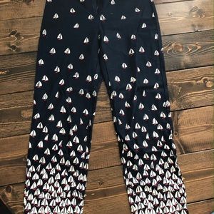 Vineyard Vines Sailboat Print Crop Pants